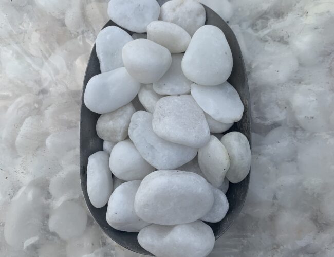 20 – 30MM Snow White Pebbles – 20KG Bag