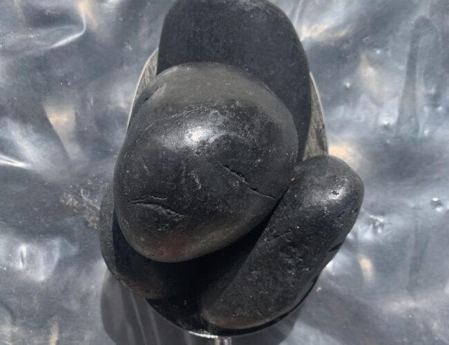 50 – 70MM Black Polished Pebbles – 20KG Bag